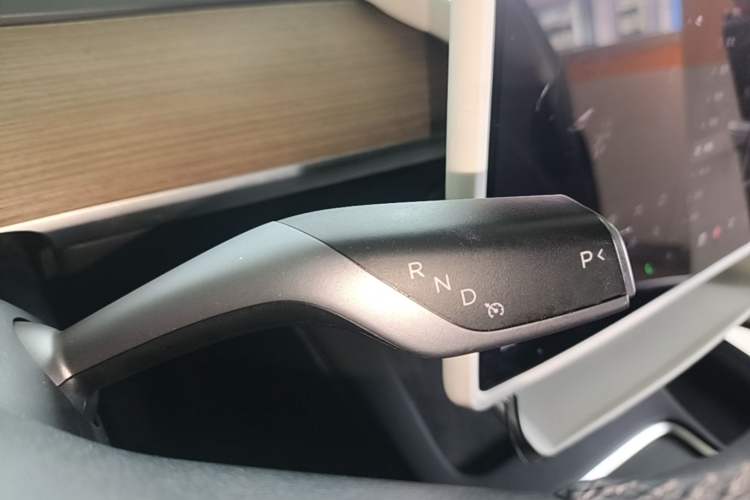 Used Tesla Model Y 2022 Revised Version Rear-Wheel Drive Gear Lever