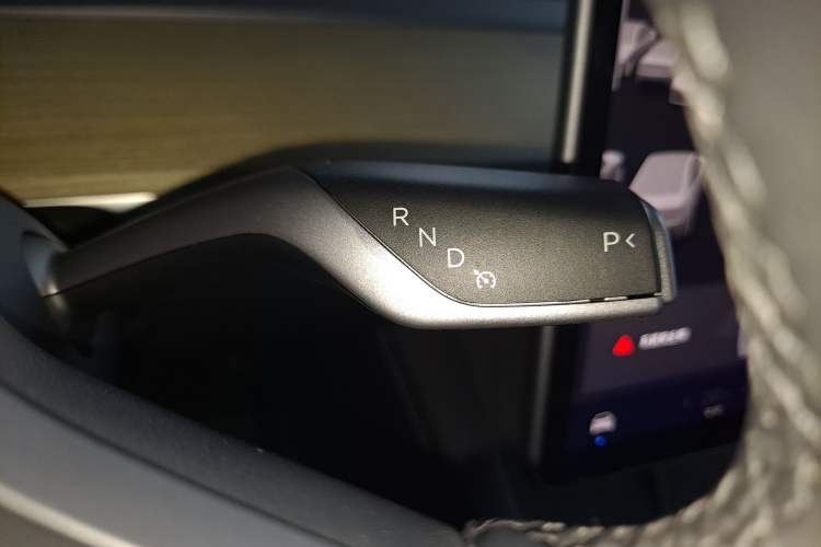 Used Tesla Model Y 2022 Revised Version Rear-Wheel Drive Gear Lever