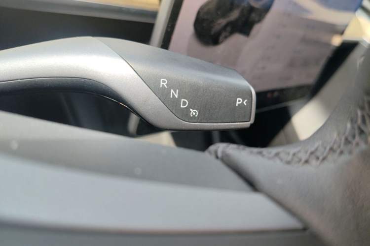 Used Tesla Model Y 2022 Revised Version Rear-Wheel Drive Gear Lever