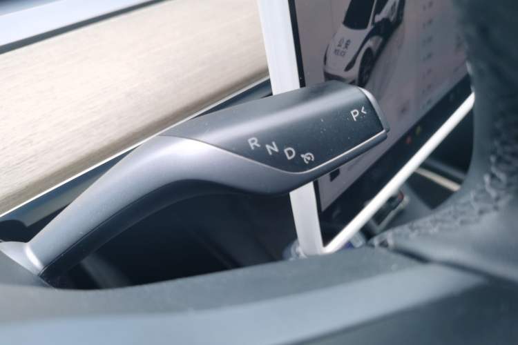 Used Tesla Model Y 2022 Revised Version Rear-Wheel Drive Gear Lever