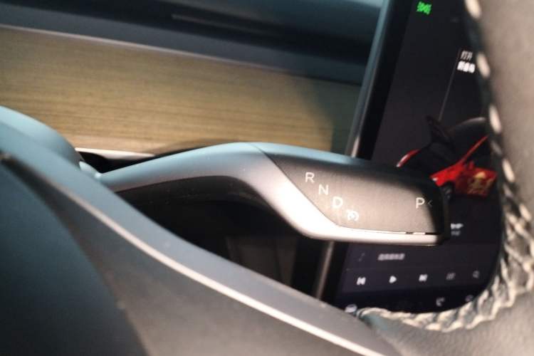 Used Tesla Model Y 2022 Revised Version Rear-Wheel Drive Gear Lever