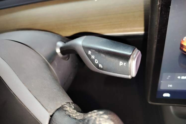 Used Tesla Model Y 2022 Revised Version Rear-Wheel Drive Gear Lever