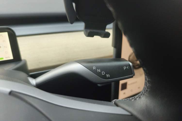Used Tesla Model Y 2022 Revised Version Rear-Wheel Drive Gear Lever