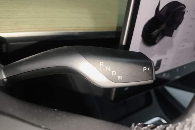 Used Tesla Model Y 2022 Revised Version Rear-Wheel Drive Gear Lever