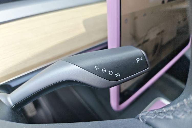 Used Tesla Model Y 2022 Revised Version Rear-Wheel Drive Gear Lever