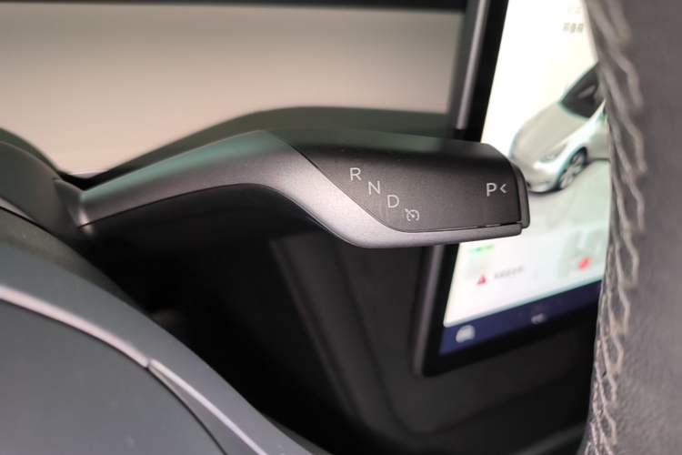 Used Tesla Model Y 2022 Revised Version Rear-Wheel Drive Gear Lever