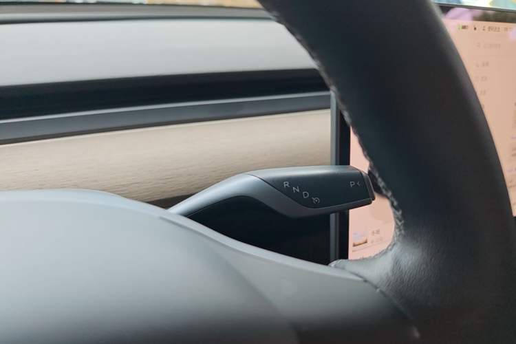 Used Tesla Model Y 2022 Long-Range All-Wheel-Drive Version Gear Lever