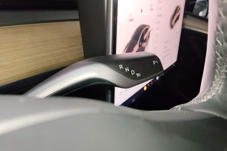 Used Tesla Model Y 2022 Revised Version Rear-Wheel Drive Gear Lever