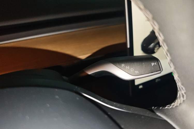 Used Tesla Model Y 2022 Revised Version Rear-Wheel Drive Gear Lever