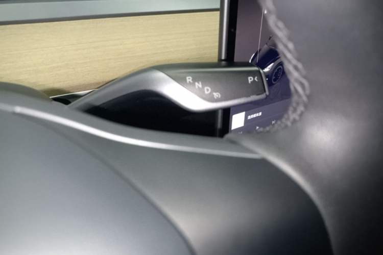 Used Tesla Model Y 2022 Performance High-Performance All-Wheel-Drive Version Gear Lever