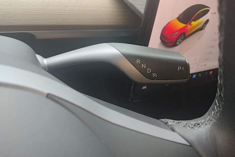 Used Tesla Model Y 2022 Revised Version Rear-Wheel Drive Gear Lever