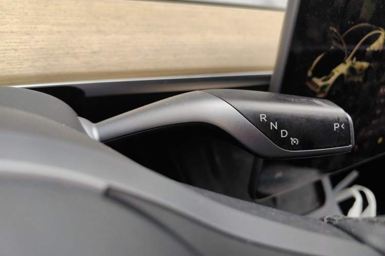 Used Tesla Model Y 2022 Revised Version Rear-Wheel Drive Gear Lever