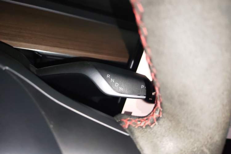 Used Tesla Model Y 2022 Long-Range All-Wheel-Drive Version Gear Lever