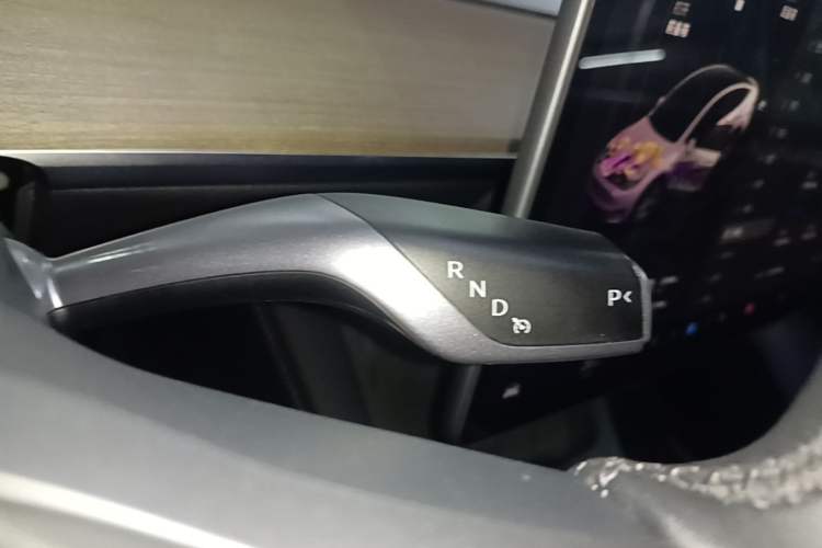 Used Tesla Model Y 2022 Revised Version Rear-Wheel Drive Gear Lever
