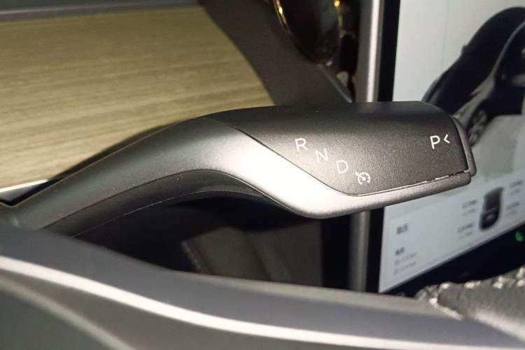 Used Tesla Model Y 2022 Revised Version Rear-Wheel Drive Gear Lever