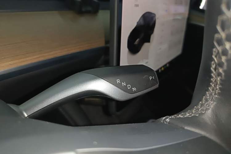 Used Tesla Model Y 2022 Long-Range All-Wheel-Drive Version Gear Lever