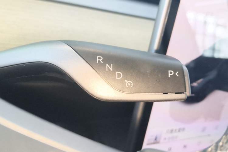 Used Tesla Model Y 2022 Performance High-Performance All-Wheel-Drive Version Gear Lever