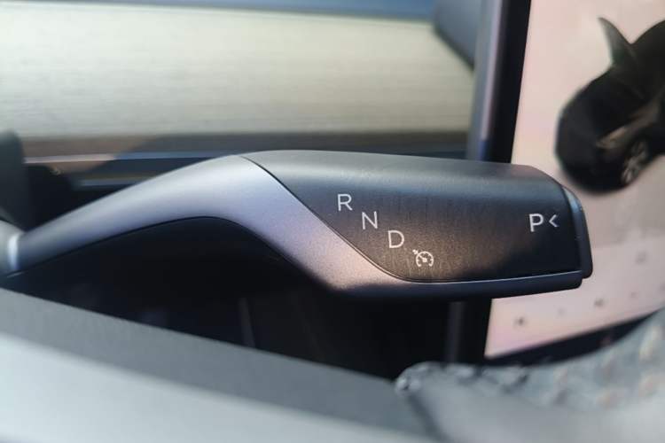 Used Tesla Model Y 2022 Revised Version Rear-Wheel Drive Gear Lever