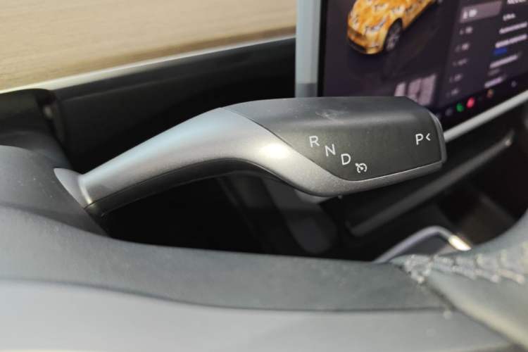 Used Tesla Model Y 2022 Revised Version Rear-Wheel Drive Gear Lever
