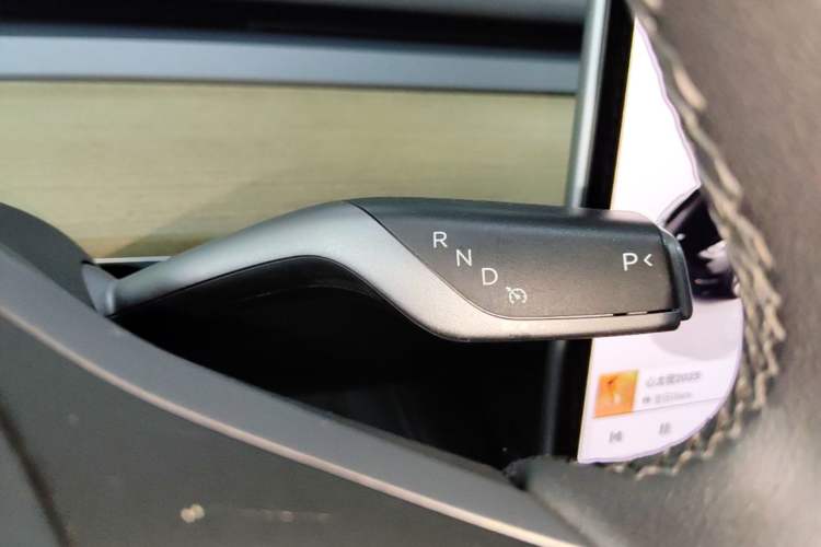 Used Tesla Model Y 2022 Revised Version Rear-Wheel Drive Gear Lever