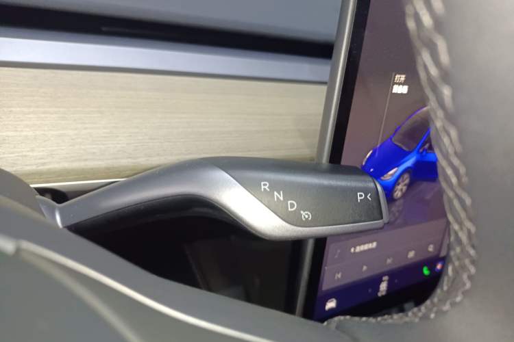 Used Tesla Model Y 2022 Revised Version Rear-Wheel Drive Gear Lever