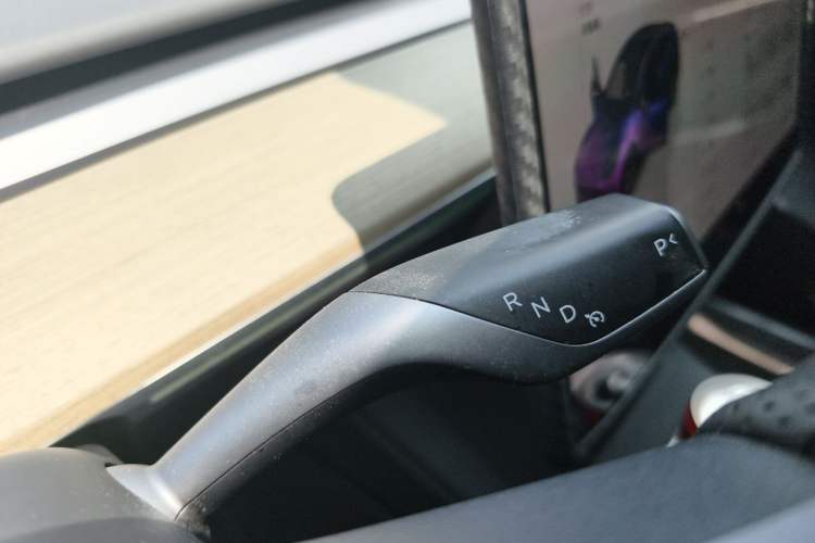 Used Tesla Model Y 2022 Revised Version Rear-Wheel Drive Gear Lever