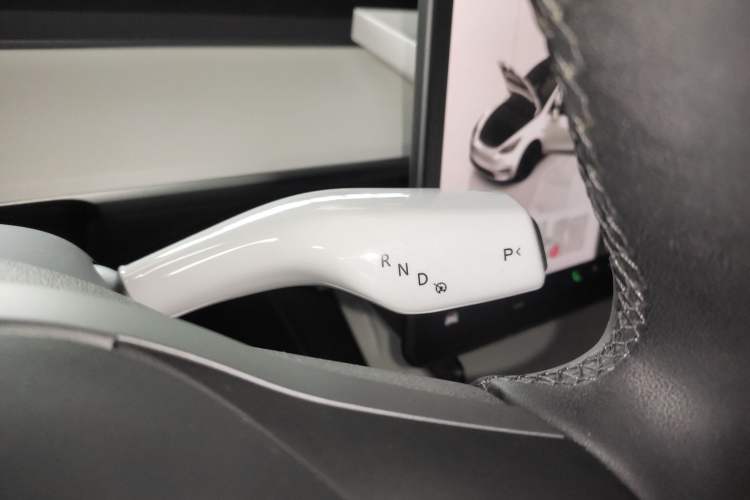Used Tesla Model Y 2022 Revised Version Rear-Wheel Drive Gear Lever