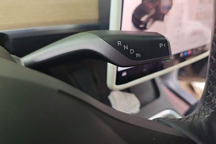 Used Tesla Model Y 2022 Revised Version Rear-Wheel Drive Gear Lever