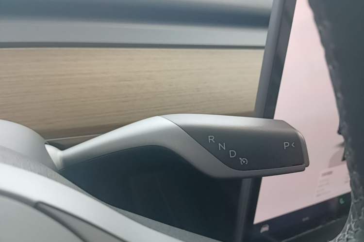 Used Tesla Model Y 2022 Performance High-Performance All-Wheel-Drive Version Gear Lever
