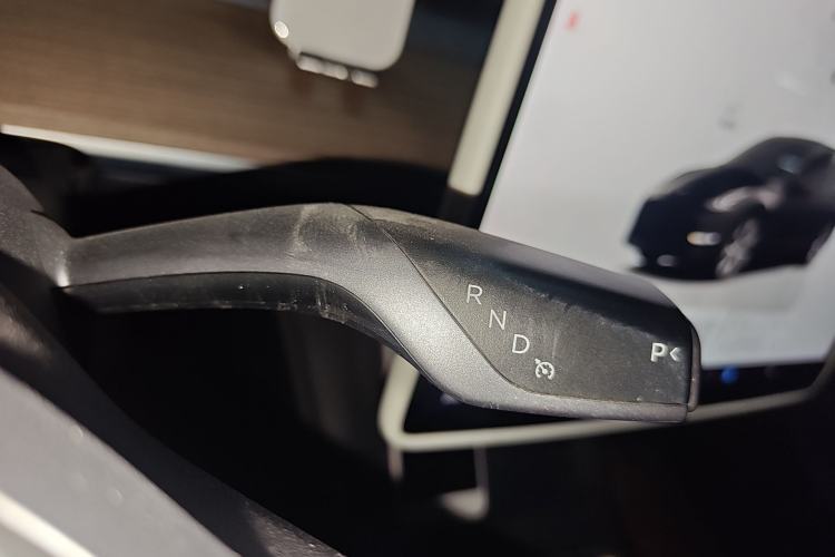 Used Tesla Model Y 2022 Revised Version Rear-Wheel Drive Gear Lever