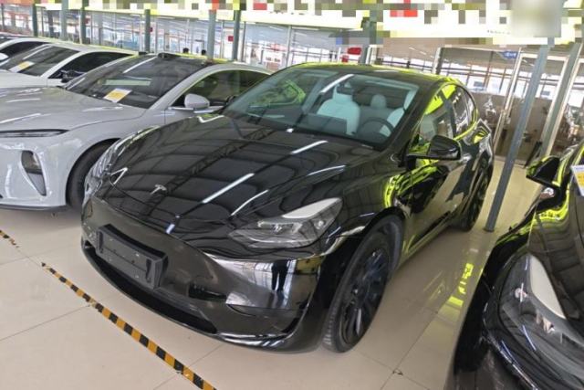 Tesla Model Y 2022 Rear-Wheel-Drive Version с пробегом