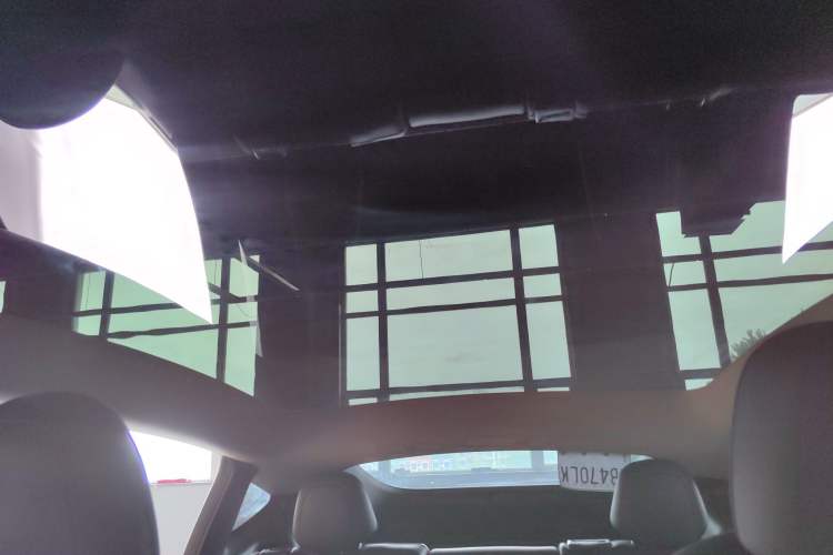 Used Tesla Model Y 2022 Rear-Wheel-Drive Version Headliner