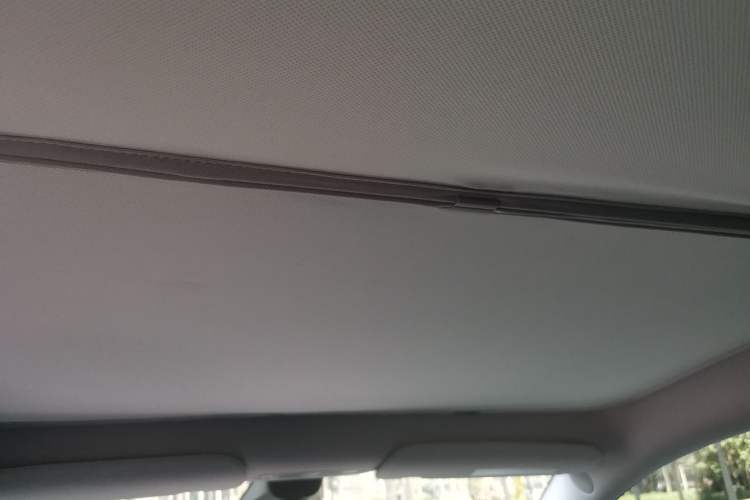 Used Tesla Model Y 2022 Rear-Wheel-Drive Version Headliner