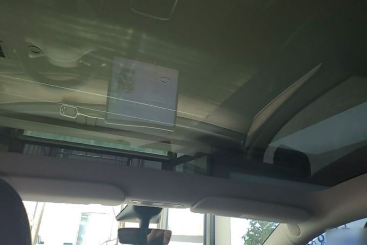 Used Tesla Model Y 2022 Long-Range All-Wheel-Drive Version Headliner