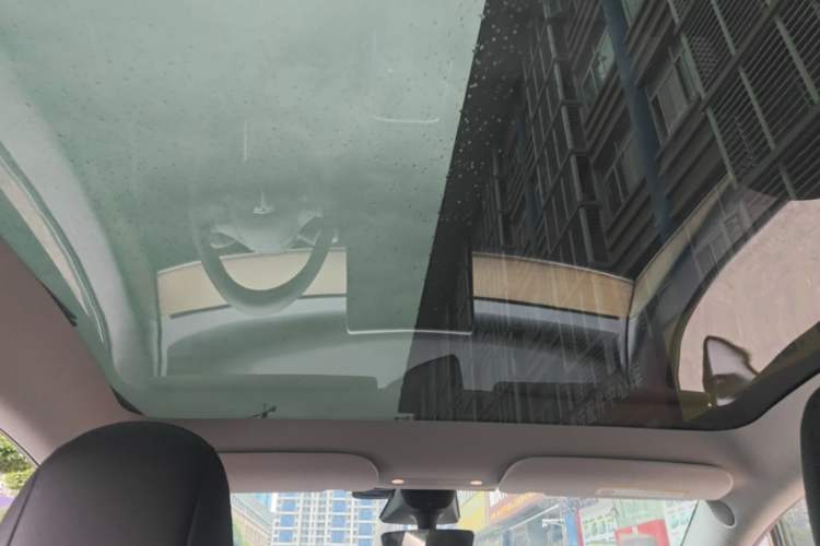 Used Tesla Model Y 2022 Rear-Wheel-Drive Version Headliner