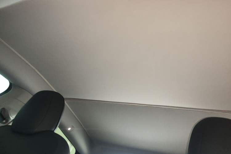 Used Tesla Model Y 2022 Rear-Wheel-Drive Version Headliner