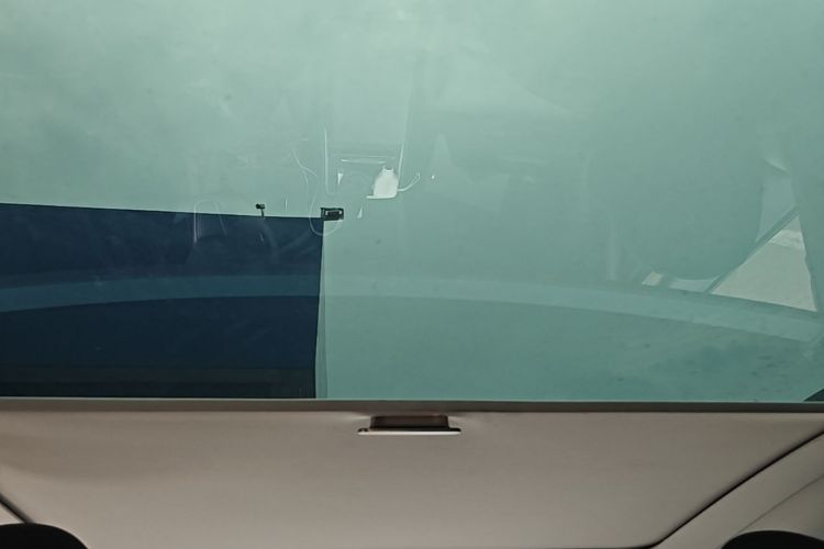 Used Tesla Model Y 2022 Long-Range All-Wheel-Drive Version Headliner