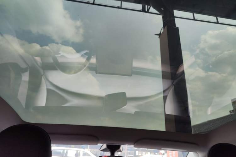 Used Tesla Model Y 2022 Rear-Wheel-Drive Version Headliner