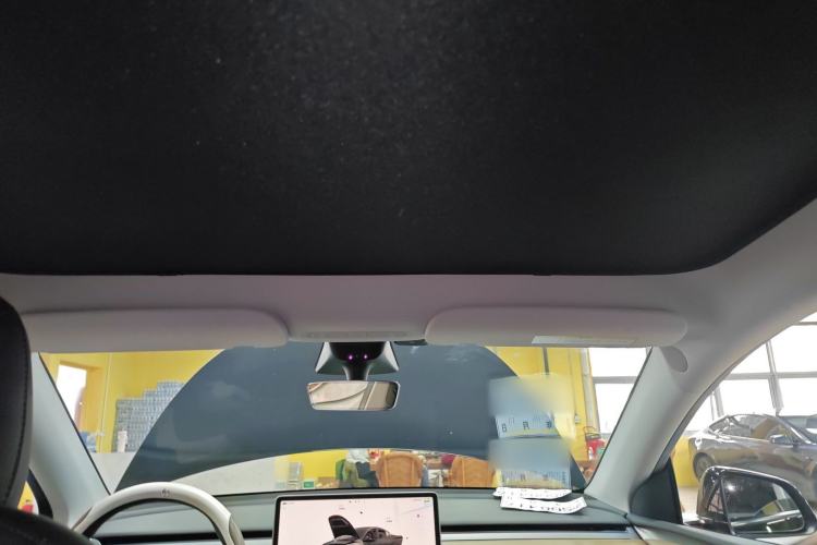 Used Tesla Model Y 2022 Rear-Wheel-Drive Version Headliner