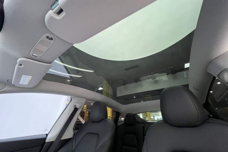 Used Tesla Model Y 2022 Revised Version Rear-Wheel Drive Headliner