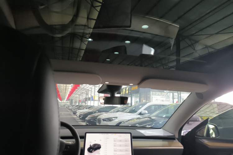 Used Tesla Model Y 2022 Rear-Wheel-Drive Version Headliner