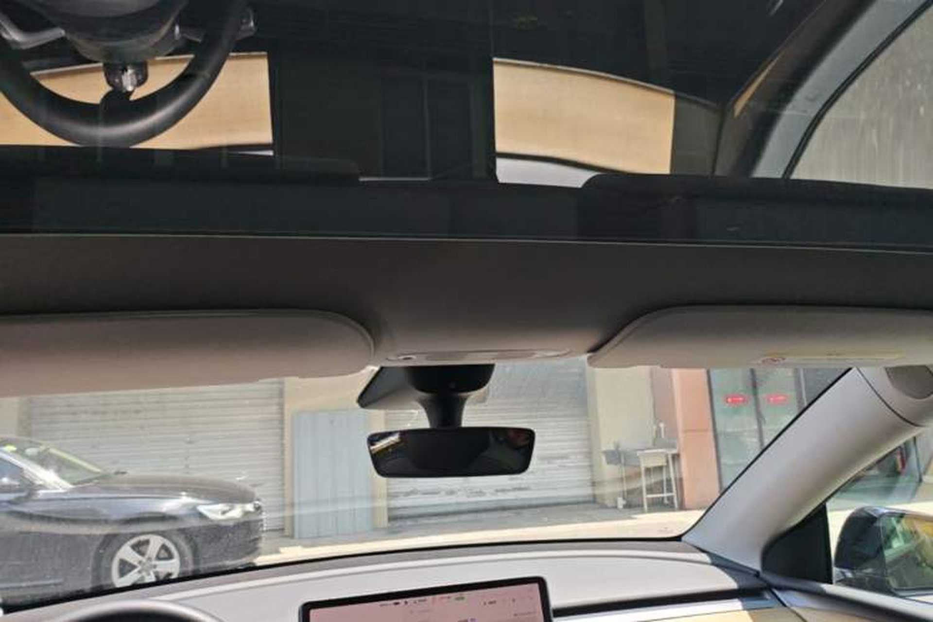 Used Tesla Model Y 2022 Long-Range All-Wheel-Drive Version Headliner