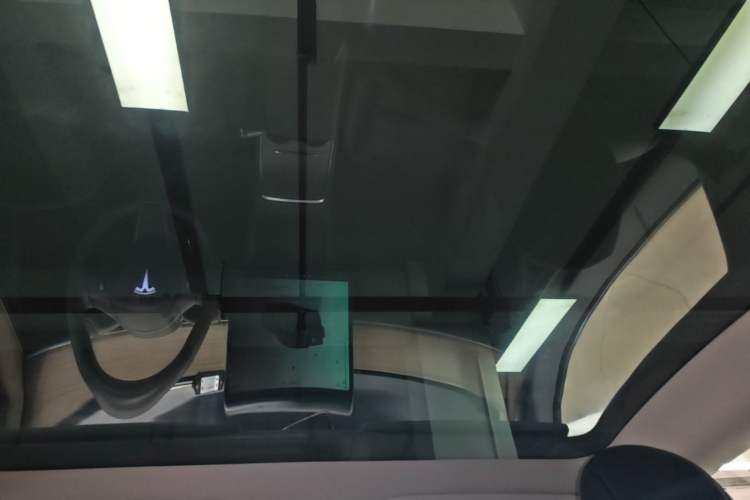 Used Tesla Model Y 2022 Long-Range All-Wheel-Drive Version Headliner