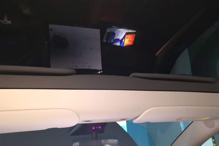 Used Tesla Model Y 2022 Rear-Wheel-Drive Version Headliner