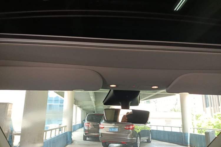 Used Tesla Model Y 2022 Rear-Wheel-Drive Version Headliner