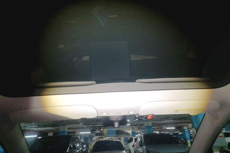 Used Tesla Model Y 2022 Rear-Wheel-Drive Version Headliner