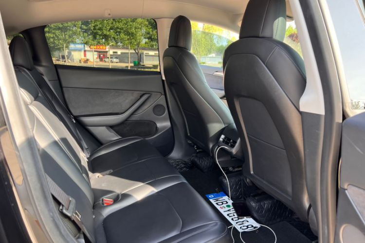 Used Tesla Model Y 2022 Rear-Wheel-Drive Version Interior 1