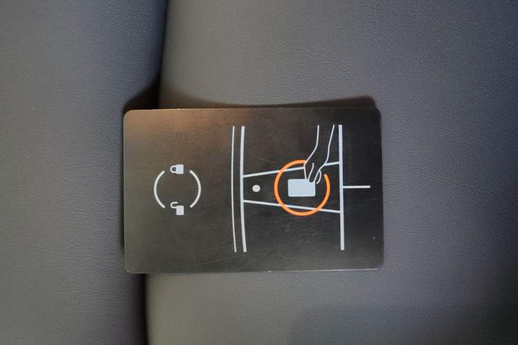 Used Tesla Model Y 2022 Long-Range All-Wheel-Drive Version Interior 1