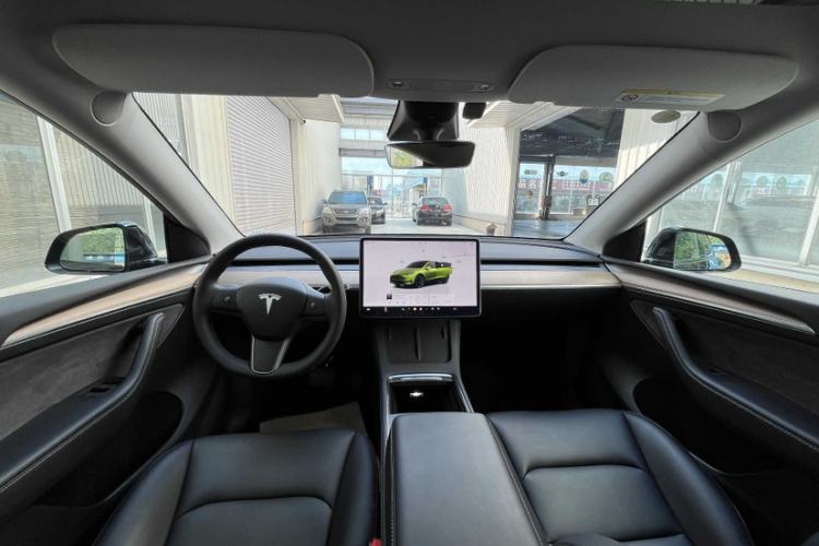 Used Tesla Model Y 2022 Rear-Wheel-Drive Version Interior 1
