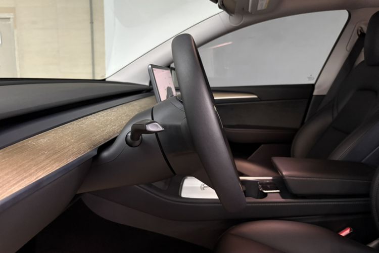 Used Tesla Model Y 2022 Rear-Wheel-Drive Version Interior 1